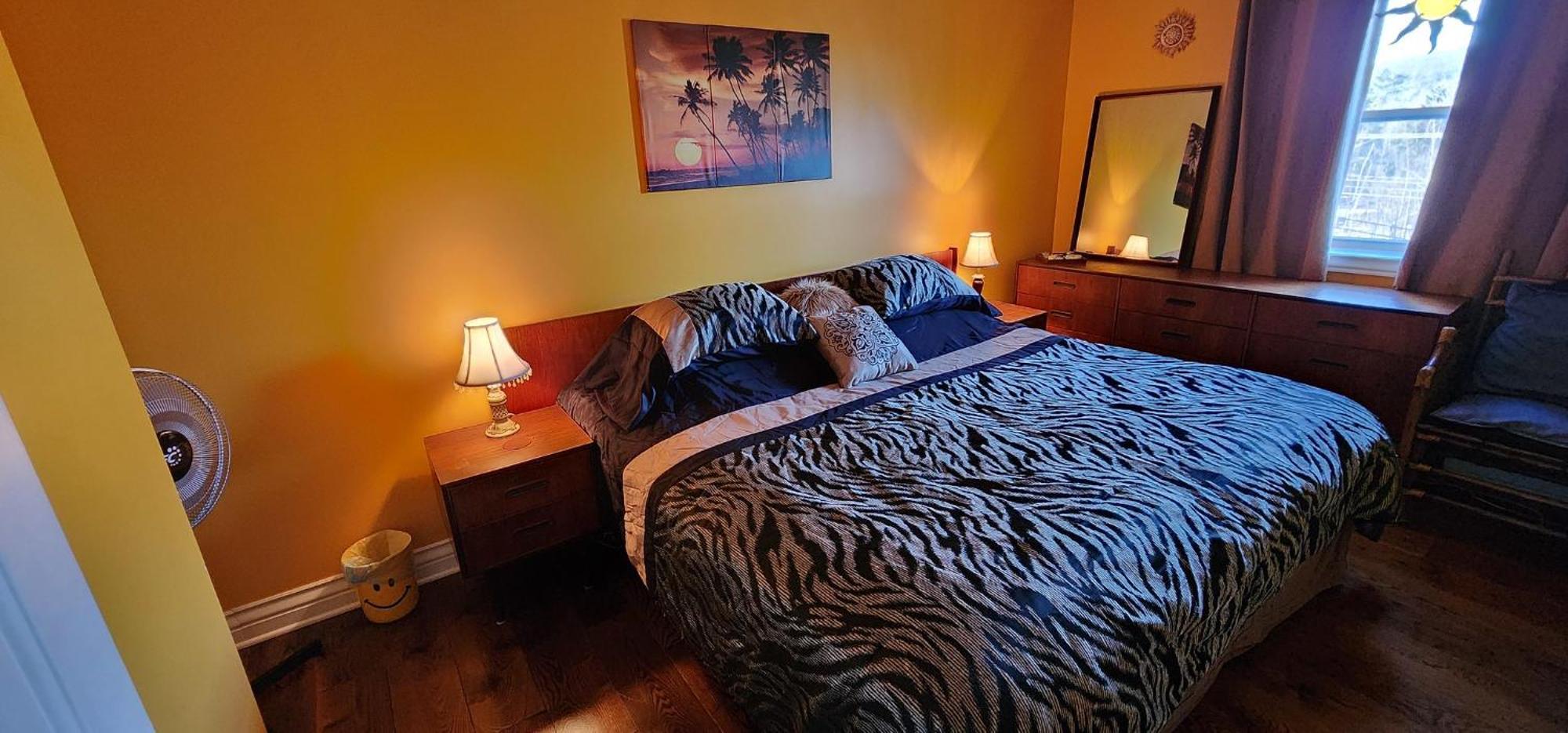 Gite Le Tresor Cache Bed & Breakfast Chelsea Exterior photo
